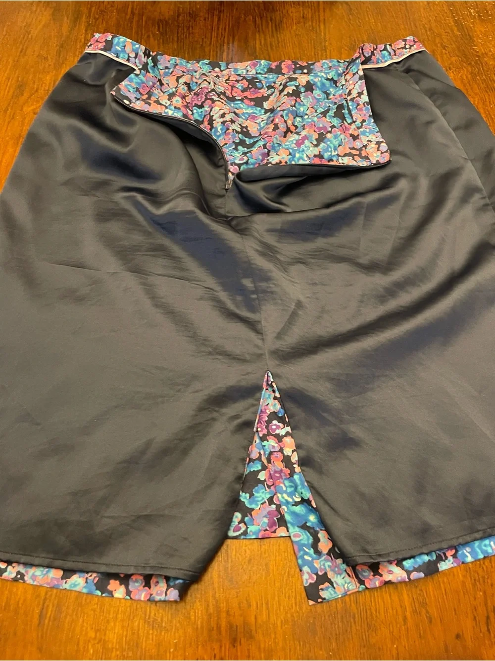 Boden Floral Midi Skirt in Black, Pink & Blue 16L silk blend